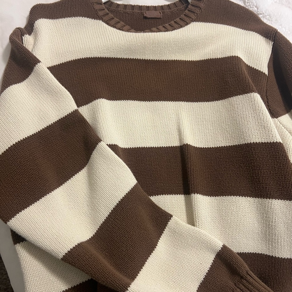 Brandy Melville sweater